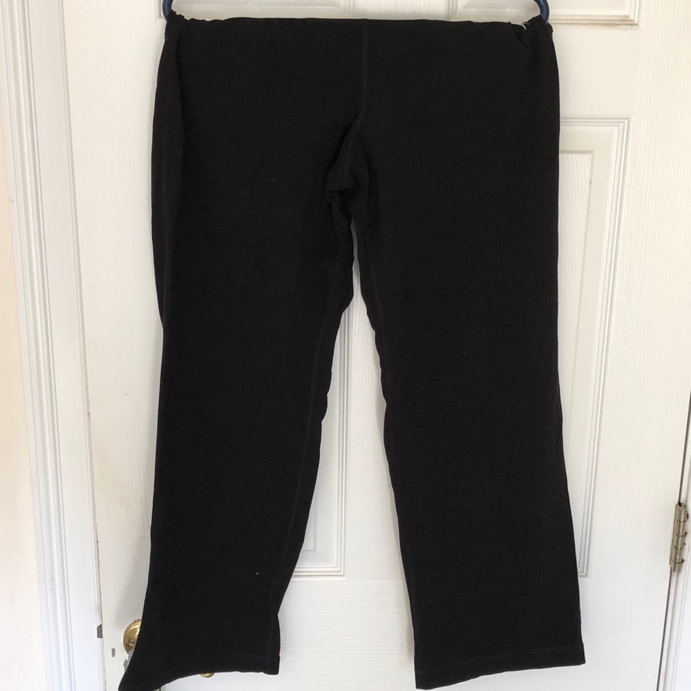 danskin dri-more semi-fitted yoga pants 🖤